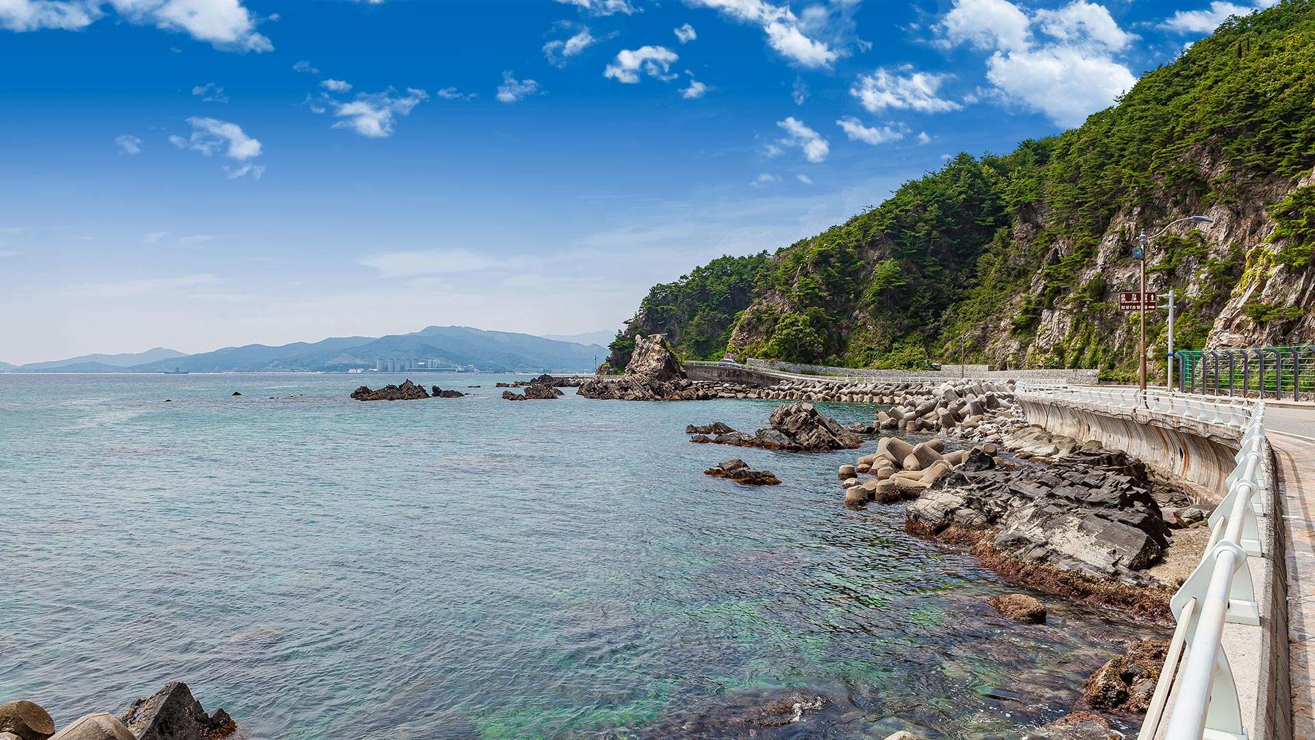 Heonhwa-ro coastal road 01, closest to the sea